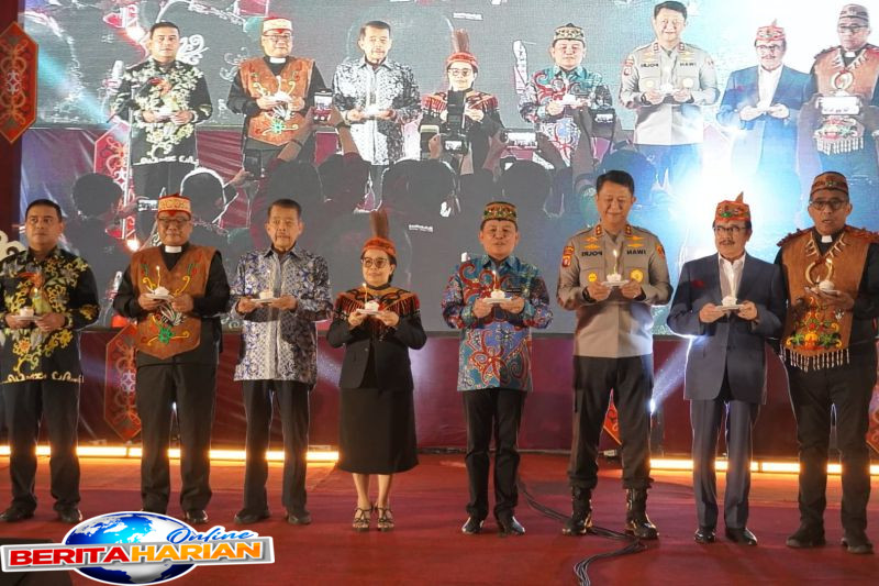 Gubernur Mengimbau Jemaat GKE Memelihara Harmoni dan Falsafah Huma Betang 1 gubernur ajak jemaat gke rawat keharmonisan dan falsafah huma betang