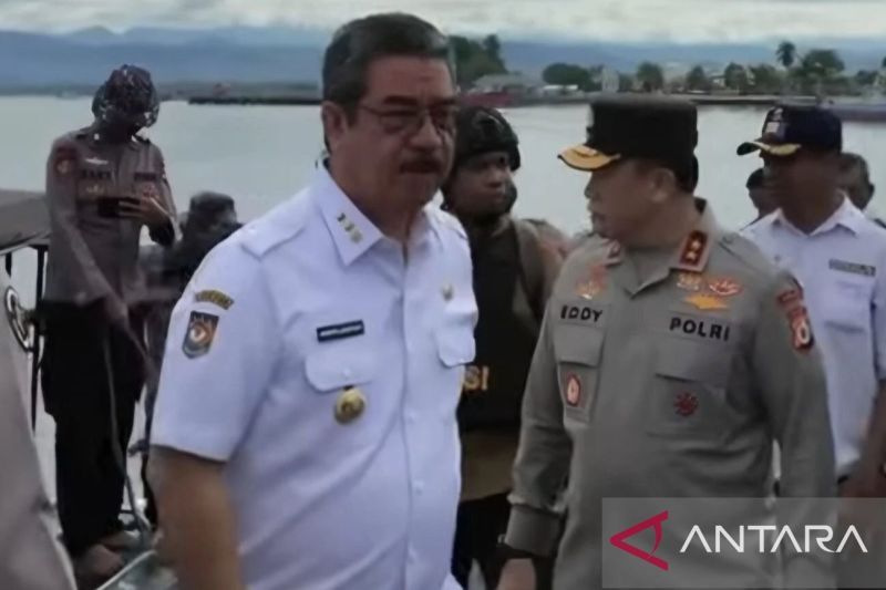 gubernur maluku atasi konflik di sawai rumaolat
