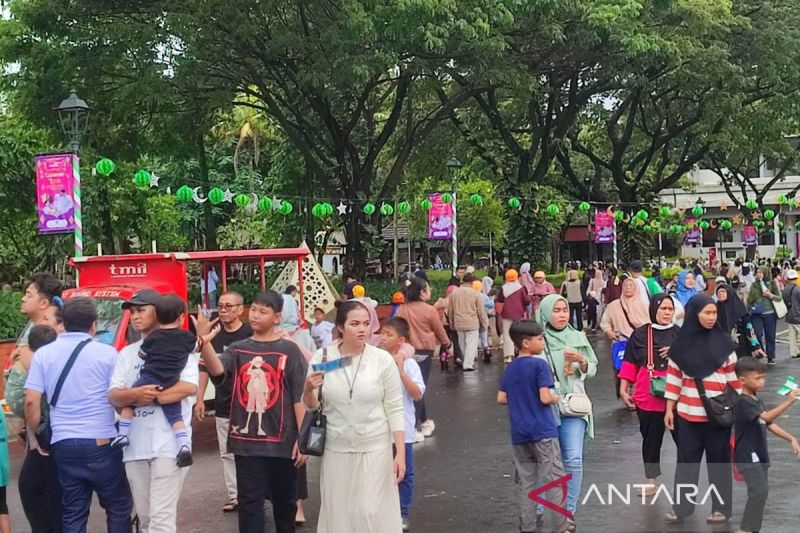 hari ketiga lebaran jumlah pengunjung tmii diprediksi terus bertambah