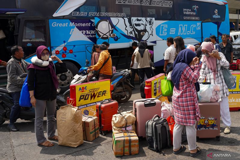 jumlah penumpang tiba di terminal kalideres capai 4412 orang