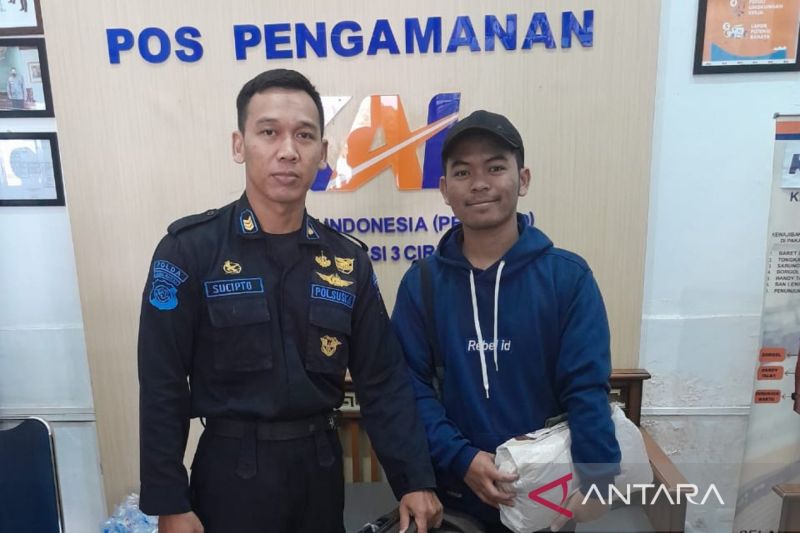 kai cirebon kembalikan seluruh barang hilang milik penumpang