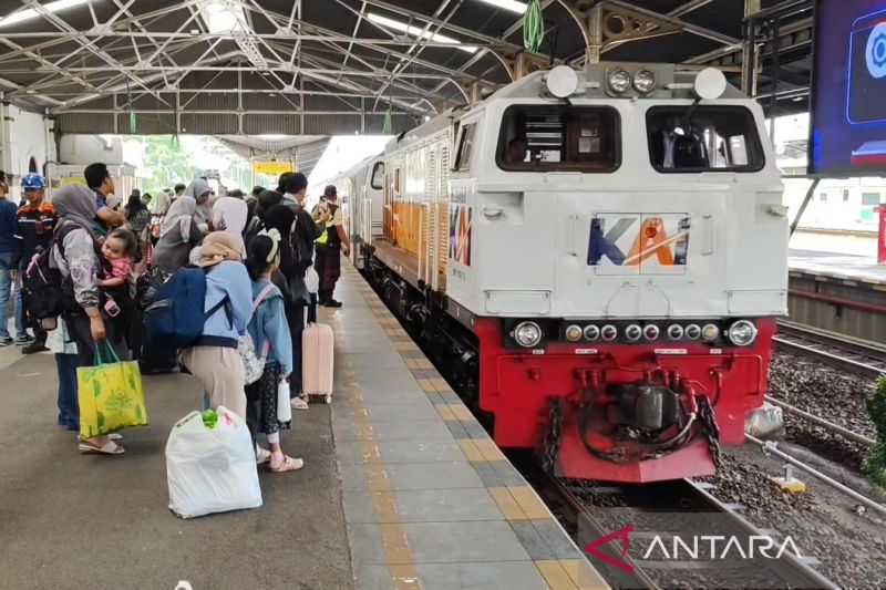 kai cirebon layani 228 ribu penumpang hingga h3 lebaran