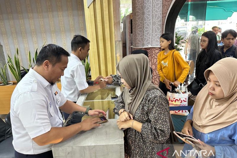 kai tanjungkarang berangkatkan 39957 penumpang arus mudik lebaran