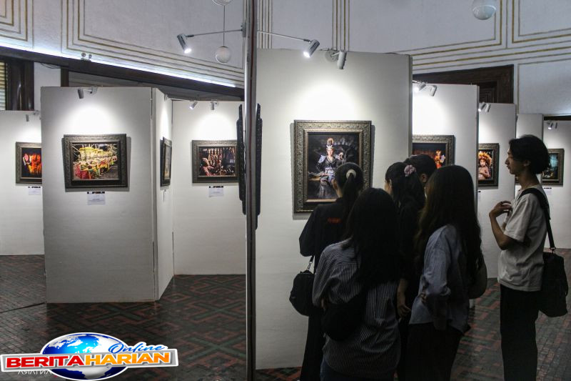 karya 27 fotografer perempuan dipamerkan di kota tua mengusung tema kartini masa kini
