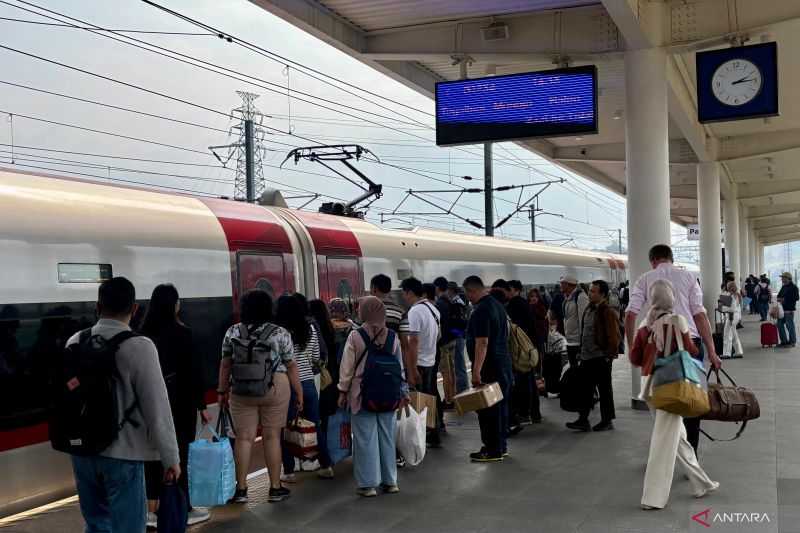 kcic prediksi puncak arus balik hari ini capai 23 ribu penumpang