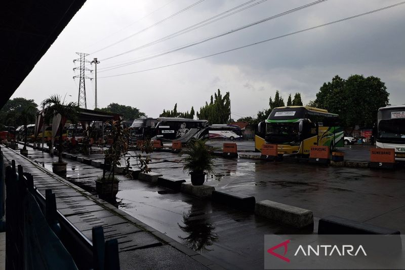kedatangan di terminal kampung rambutan bakal terus naik hingga malam