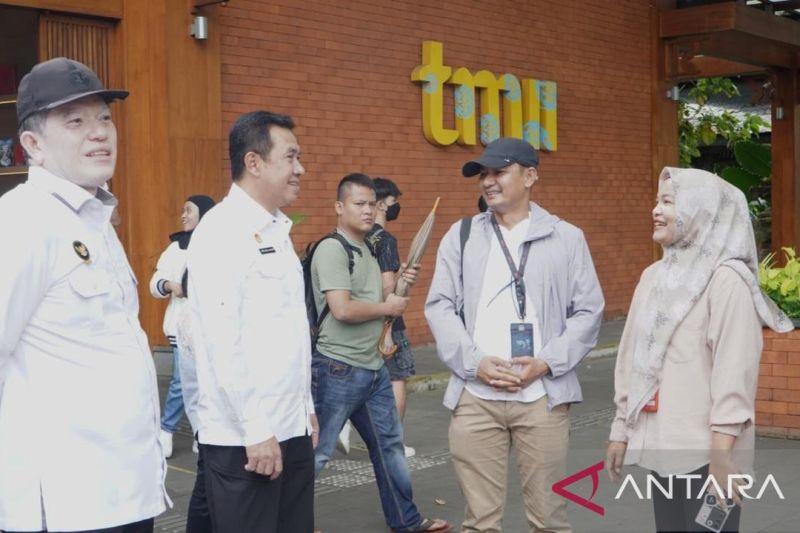 kemenko polkam tinjau keamanan destinasi wisata selama lebaran