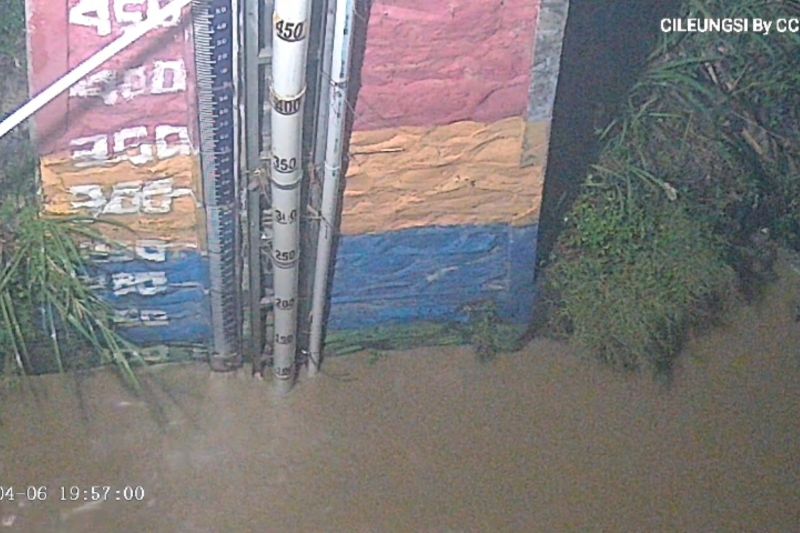 kp2c sebut kabar siaga 1 banjir cileungsi cikeas malam ini hoaks