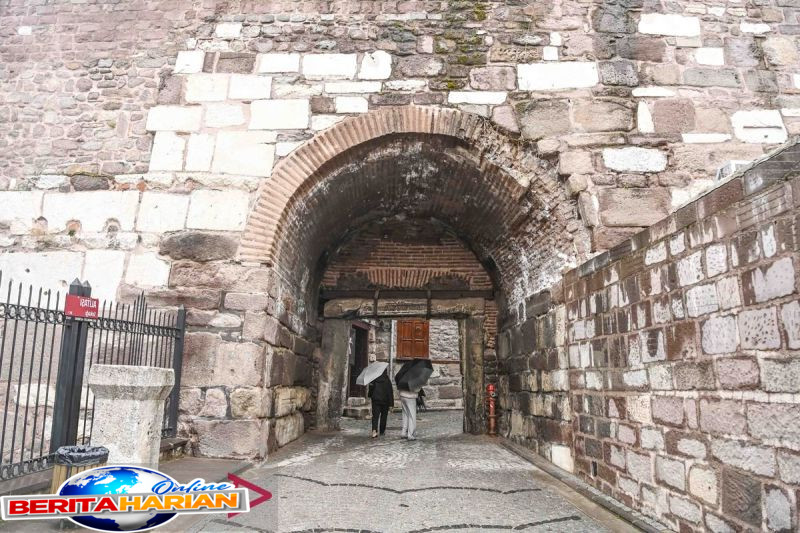 melihat dari dekat ankara kastil di bukit ankarayama turki