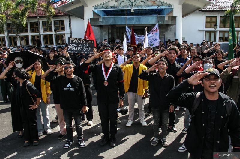 mengekstrak suara tuhan