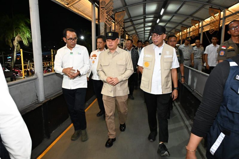 menhub tbb skema urai penumpukan di pelabuhan bakauheni