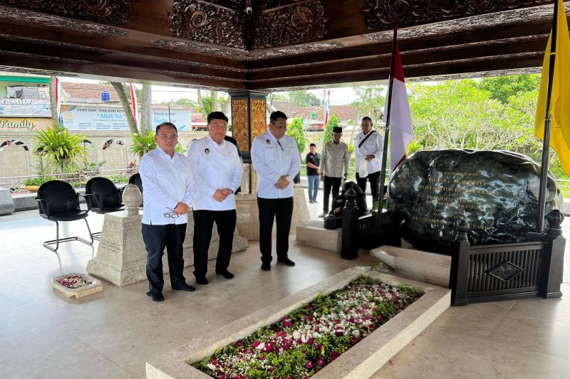 menko polkam tinjau arus balik idul fitri 2025 di jawa timur
