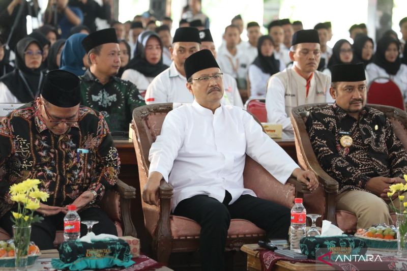 Mensos ajak Bupati Pemalang kerja terarah untuk tekan angka kemiskinan 1 mensos ajak bupati pemalang kerja terarah untuk tekan angka kemiskinan