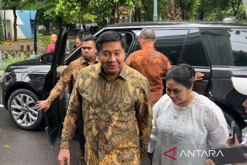 mentrans dan menteri pkp hadiri open house menteri rosan 1