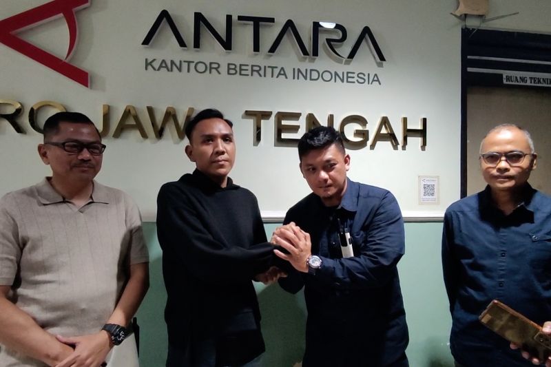 oknum polisi pelaku kekerasan terhadap pewarta foto antara minta maaf