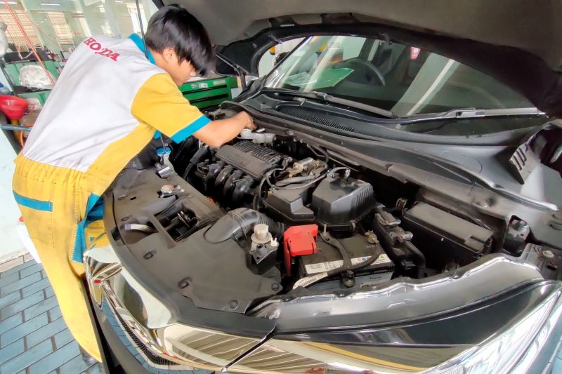 pakar ingatkan pentingnya merawat kendaraan di bengkel resmi