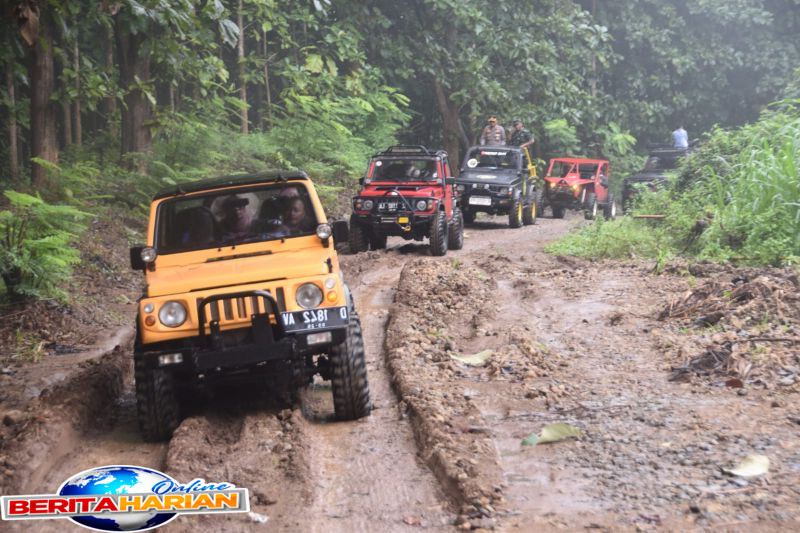 Pemkab Cirebon Dorong Wisata Batu Lawang melalui Festival Jeep 1 pemkab cirebon promosikan wisata batu lawang lewat festival jeep