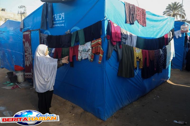 pengungsi gaza bagikan harapan lewat makanan di tengah reruntuhan