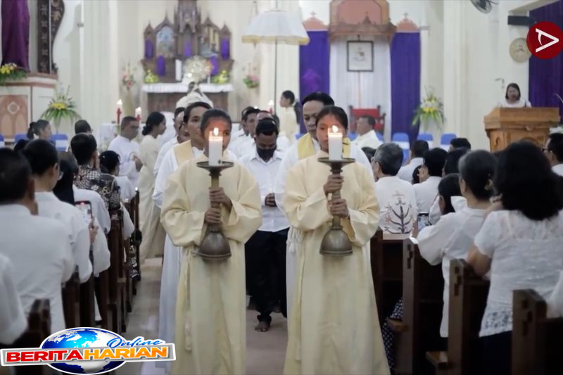perayaan misa kamis putih di larantuka berlangsung khidmat