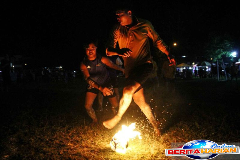 permainan sepak sawut di festival palangka raya 2025