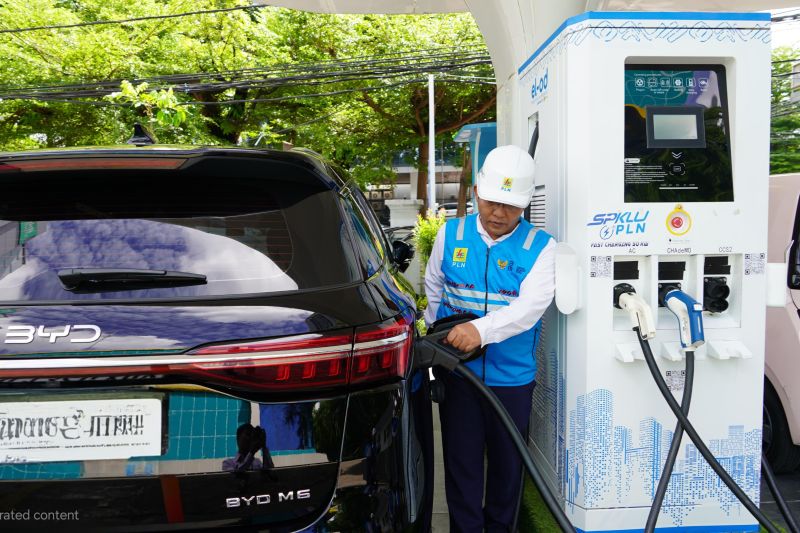 pln sulselrabar transaksi penjualan spklu naik 300 persen