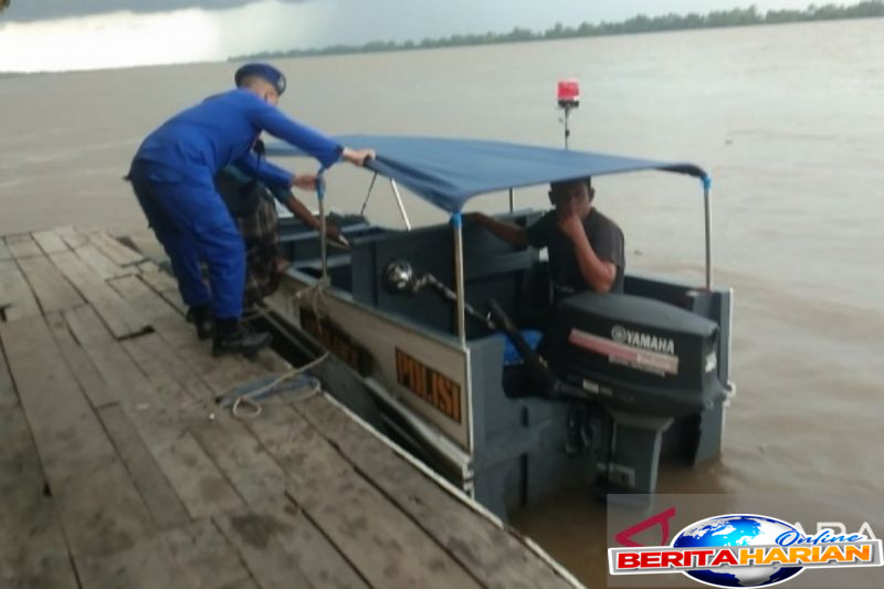 polda sumsel bantu evakuasi warga pesisir ke rumah sakit