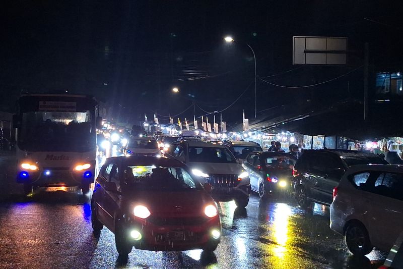 polresta bandung mulai terjadi kepadatan arus balik di jalur nagreg