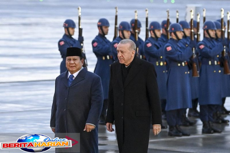 presiden prabowo subianto disambut presiden recep tayyip erdogan setibanya di turki