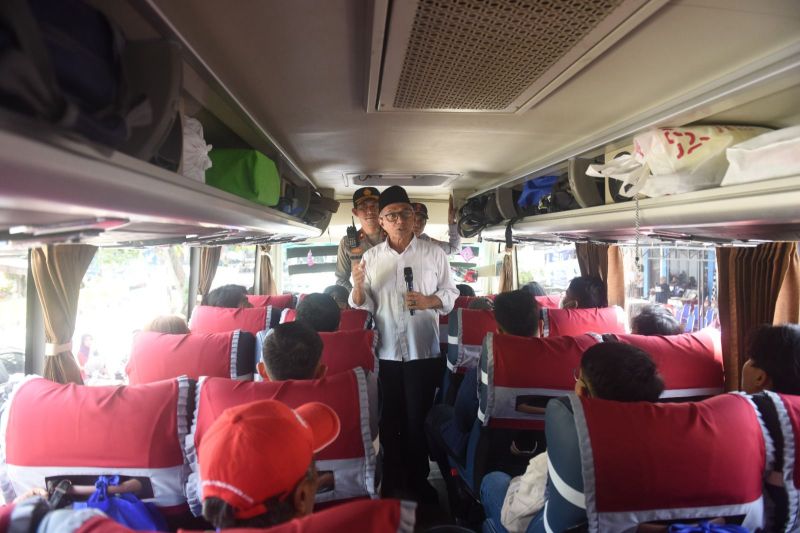 Ratusan warga Kediri manfaatkan balik gratis ke Jakarta dan Surabaya 1 ratusan warga kediri manfaatkan balik gratis ke jakarta dan surabaya
