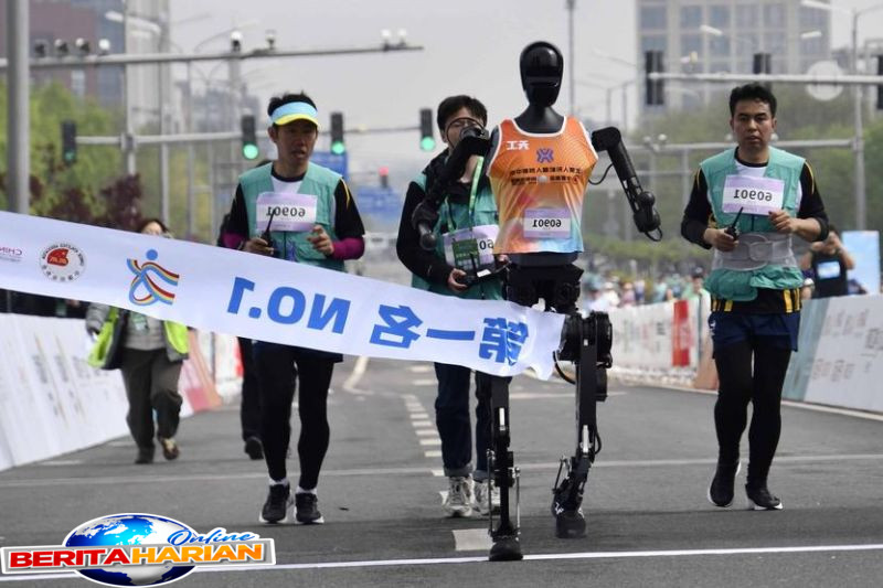 robot humanoid tuntaskan lomba setengah maraton pertama di dunia
