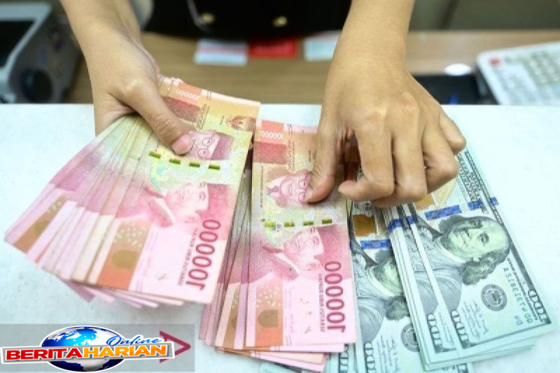 rupiah melemah dipengaruhi rencana trump terapkan tarif semikonduktor