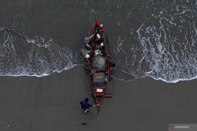 sejarah hari nelayan nasional