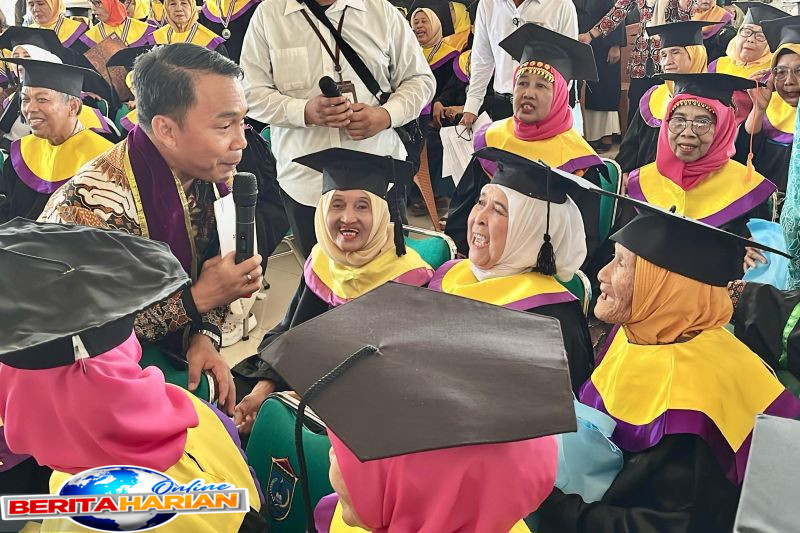 sekolah lansia solusi peningkatan lansia jadi kepala rumah tangga