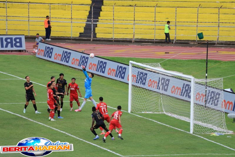 semen padang vs psis imbang 0 0pada babak pertama