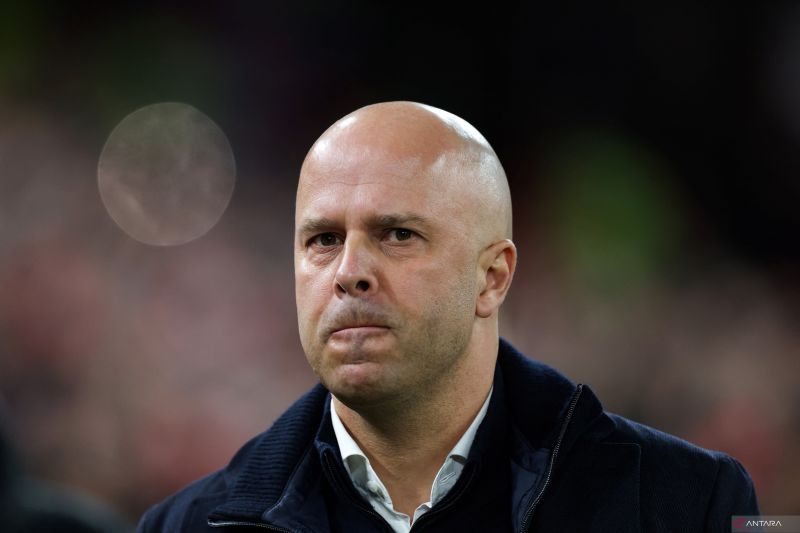 slot sesalkan tiga kesalahan di lini belakang saat dikalahkan fulham