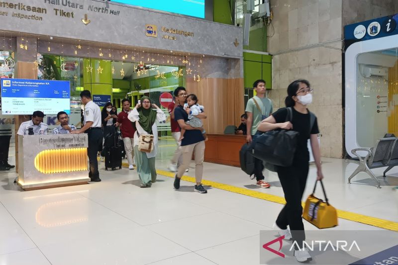 stasiun gambir telah layani 143 ribu penumpang pada arus balik
