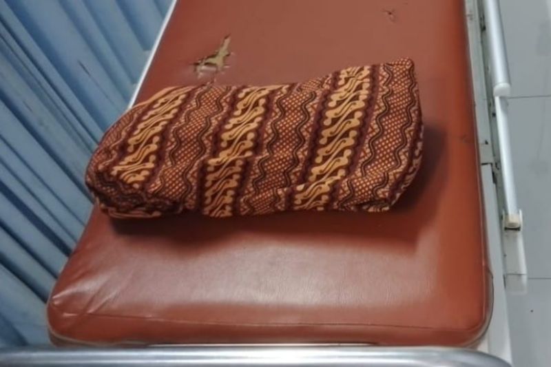 tarif mahal warga ntb pilih taksi online bawa pulang jenazah bayinya