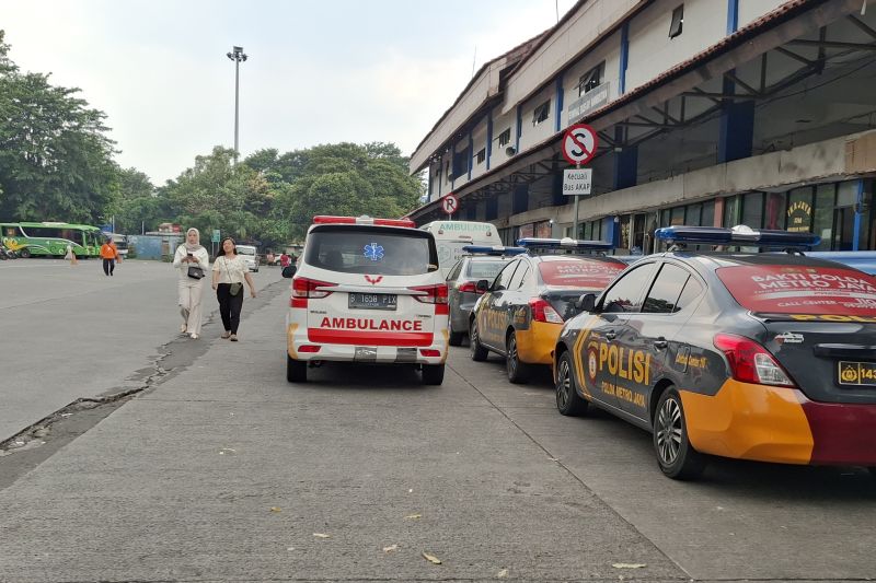 terminal kp rambutan siaga petugas 24 jam hadapi puncak arus balik