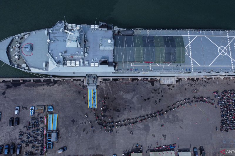 tni al sediakan kri untuk bawa pemudik kembali ke jakarta