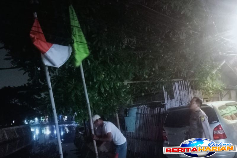 Penurunan Atribut Ormas di Wilayah Jakarta Utara 1 atribut ormas di jakarta utara diturunkan