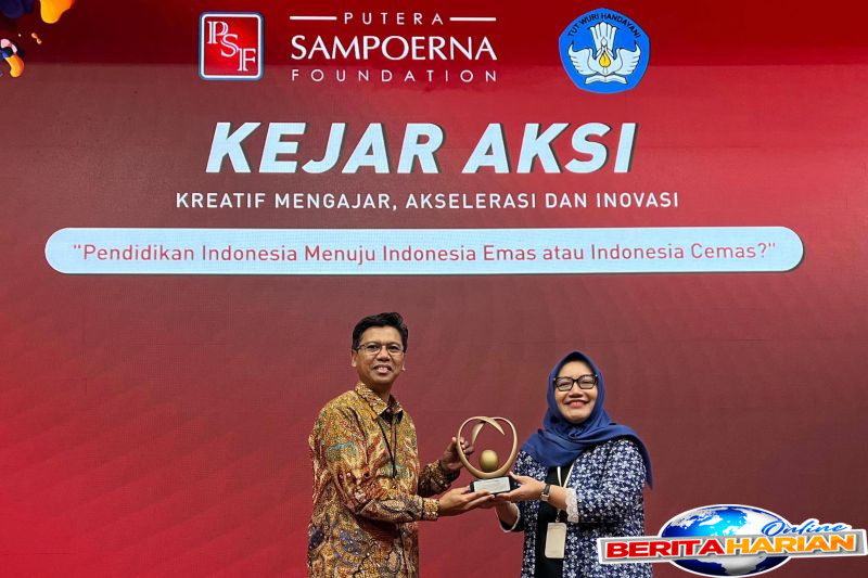 buah sukses program transformasi sekolah pegadaian raih penghargaan program paling berkelanjutan di rangkaian peringatan hardiknas