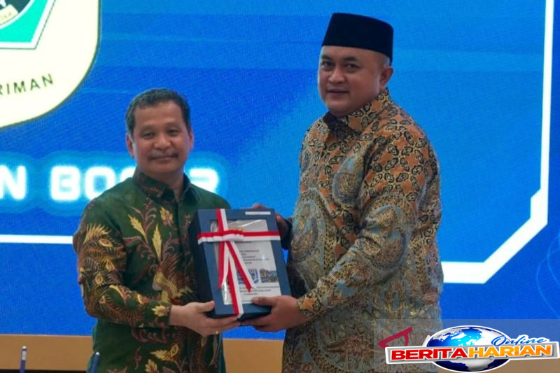 bupati rudy susmanto bawa bogor kembali raih predikat wtp
