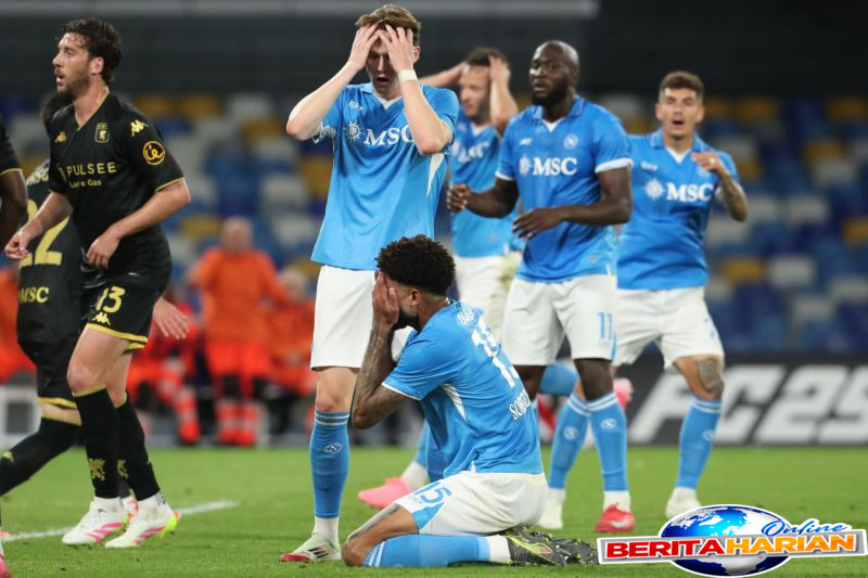 diimbangi genoa 2 2 napoli gagal perlebar jarak dengan inter milan