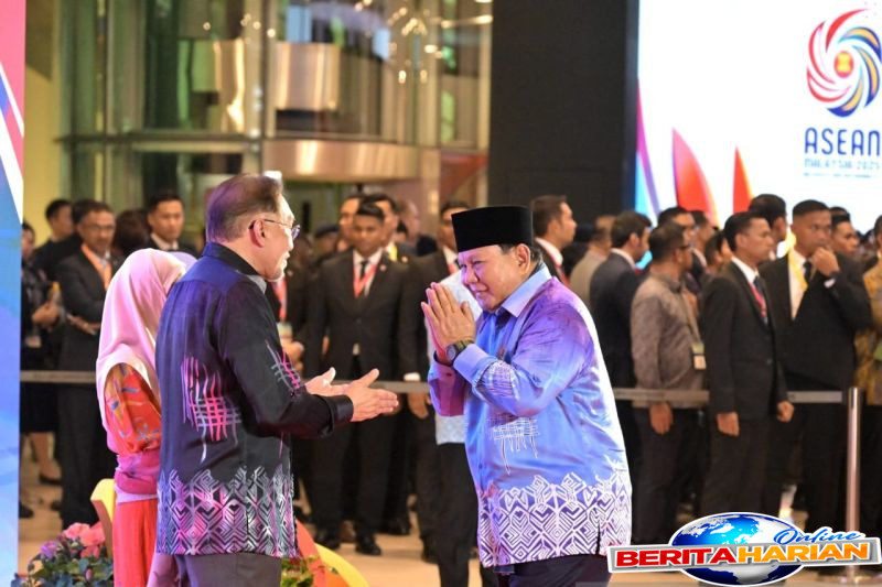 disambut pm anwar presiden hadiri jamuan santap malam ktt ke 46 asean