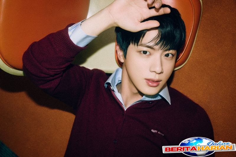 echo dari jin bts debut di peringkat tiga billboard 200