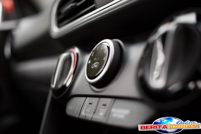 estimasi biaya servis ac mobil dan penyebab ac tidak dingin