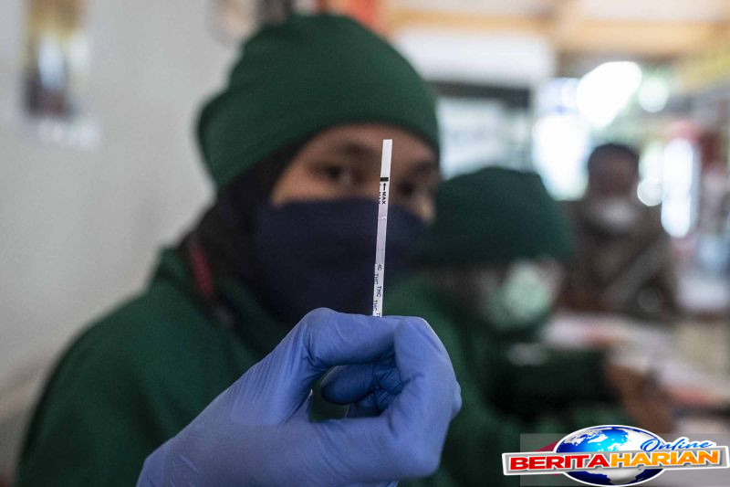 Warna Urine: Indikator Kesehatan yang Perlu Diperhatikan 1 ini warna urine normal dan abnormal yang perlu diperhatikan
