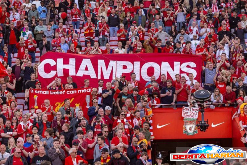 insiden mobil tabrak kerumunan terjadi ketika parade juara liverpool