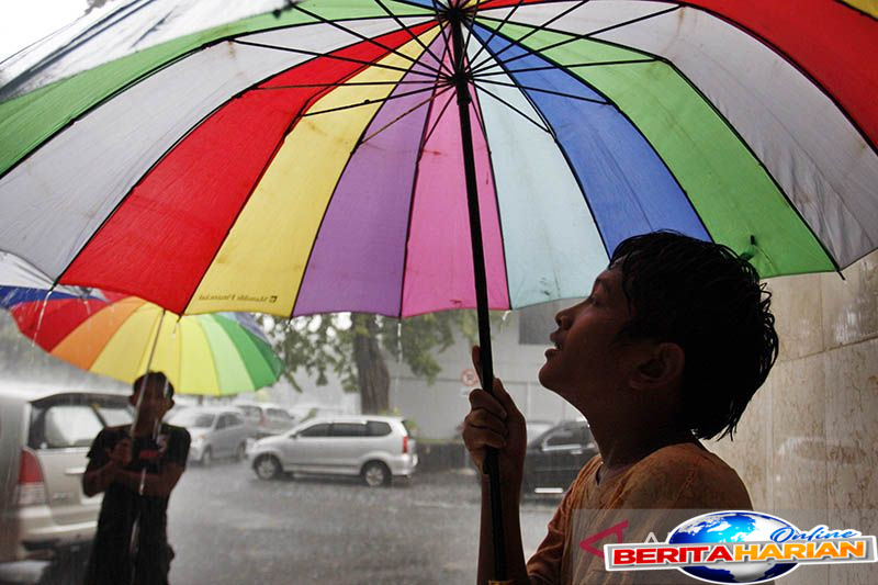 jakarta hari ini cerah berawan pagi dan siang sedangkan sore hujan