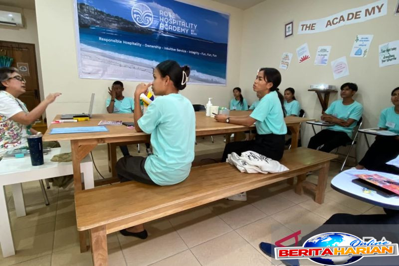 ketika pendidikan pariwisata digratiskan bagi masyarakat rote ndao